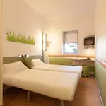 Ibis Budget Porto Gaia *