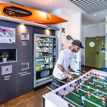 Ibis Budget Porto Gaia *