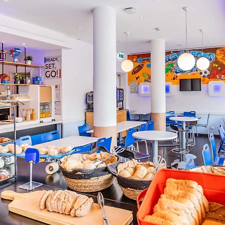 Hotel Ibis Budget Porto Gaia *