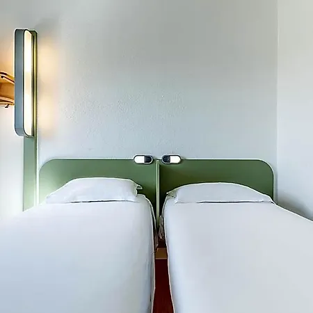 Ibis Budget Porto Gaia *