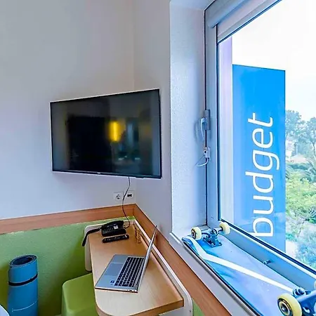 Ibis Budget Porto Gaia *