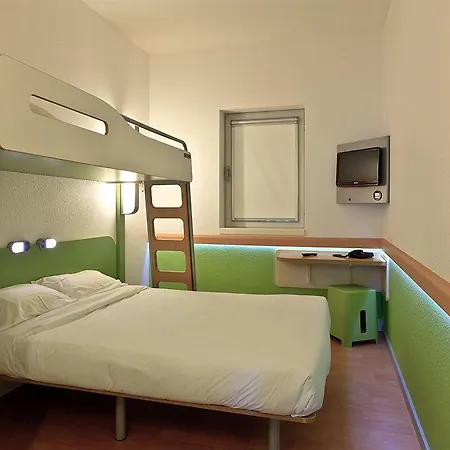 Ibis Budget Porto Gaia *