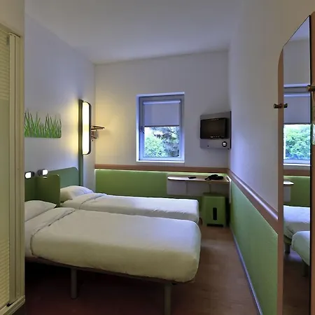 Ibis Budget Porto Gaia *