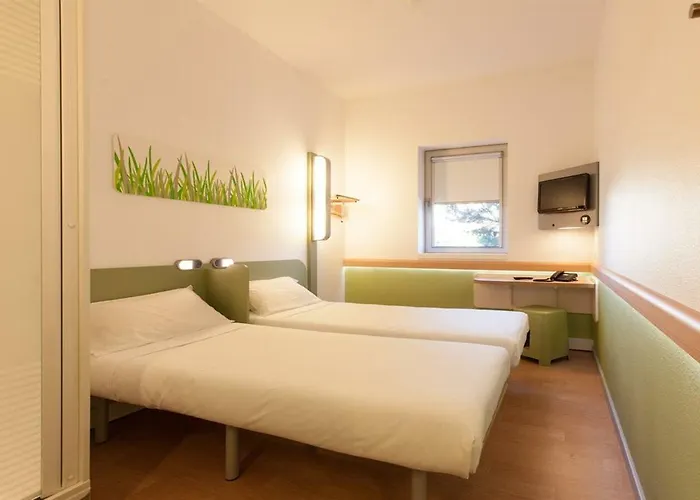 Ibis Budget Porto Gaia Отель Вила-Нова-ди-Гая