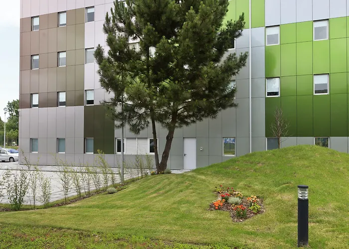 Ibis Budget Porto Gaia *