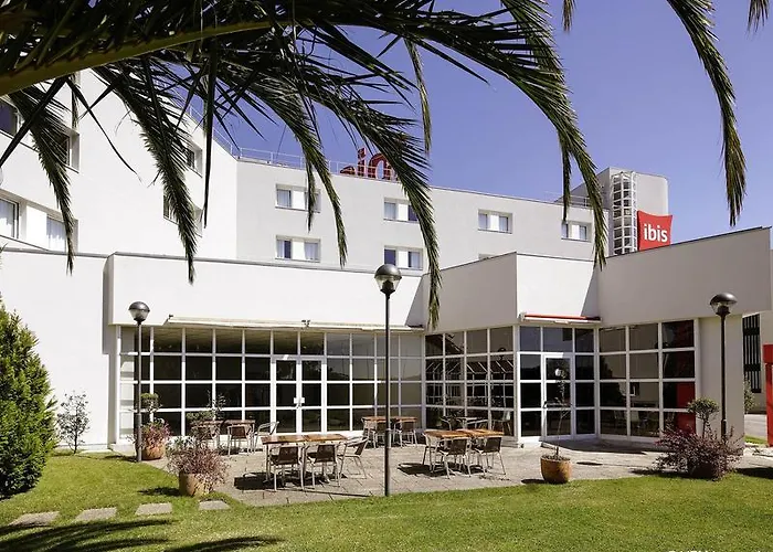 Ibis Budget Porto Gaia Отель *