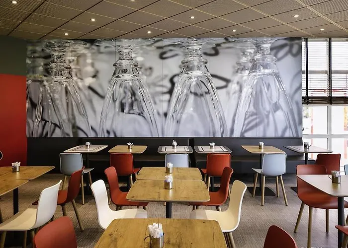 Ibis Budget Porto Gaia *